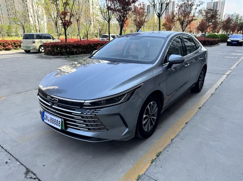 比亚迪驱逐舰 后面外观三