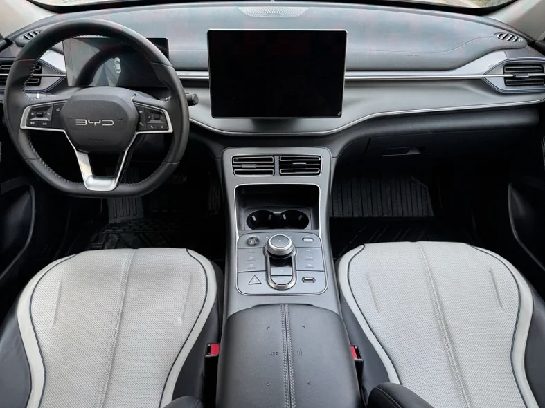 比亚迪驱逐舰 正面外观二