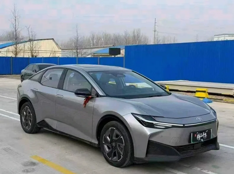 丰田BZ3Pro 正面外观三