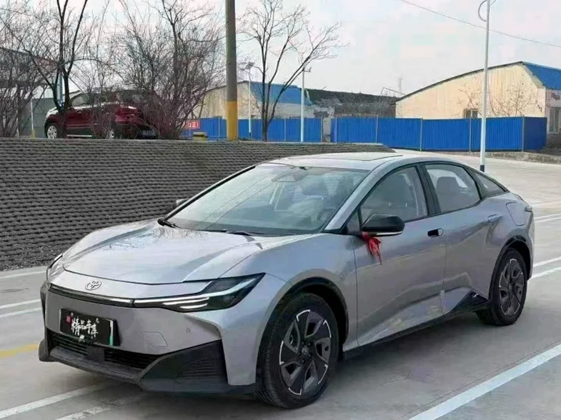 丰田BZ3Pro 正面外观二