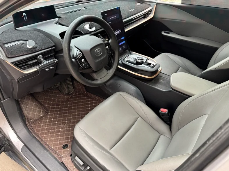 丰田BZ3Pro 驾驶室