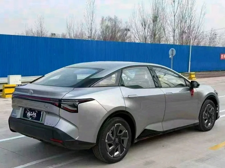 丰田BZ3Pro 内饰前排