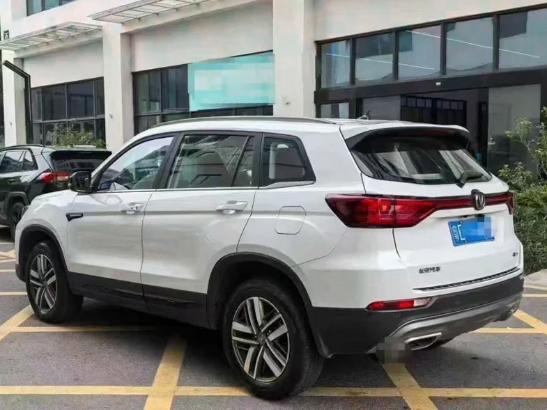 长安汽车CS75 后面外观三