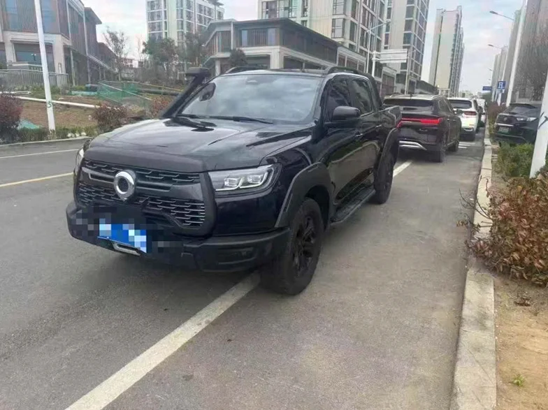 长城汽车炮 正面外观三