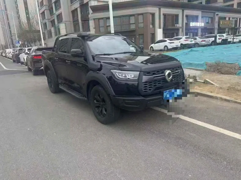 长城汽车炮 正面外观二