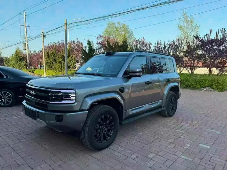 比亚迪方程豹 正面外观二