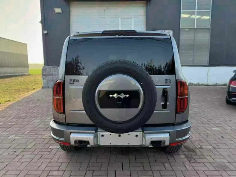 比亚迪方程豹 驾驶室