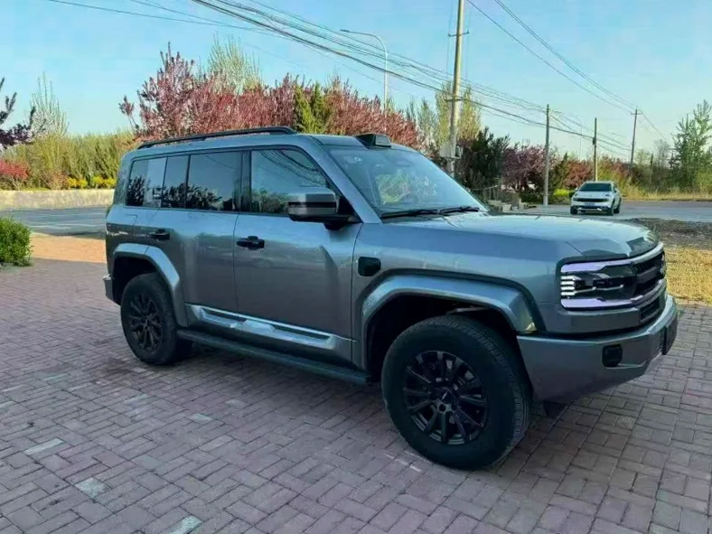 比亚迪方程豹 正面外观三