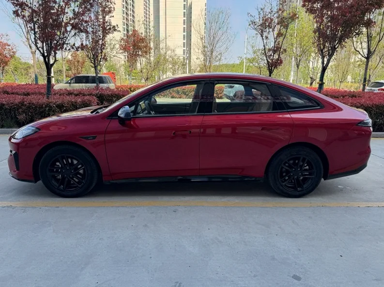 传祺埃安RT 后面外观一