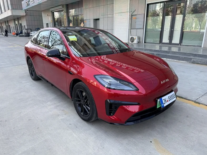 传祺埃安RT 正面外观三