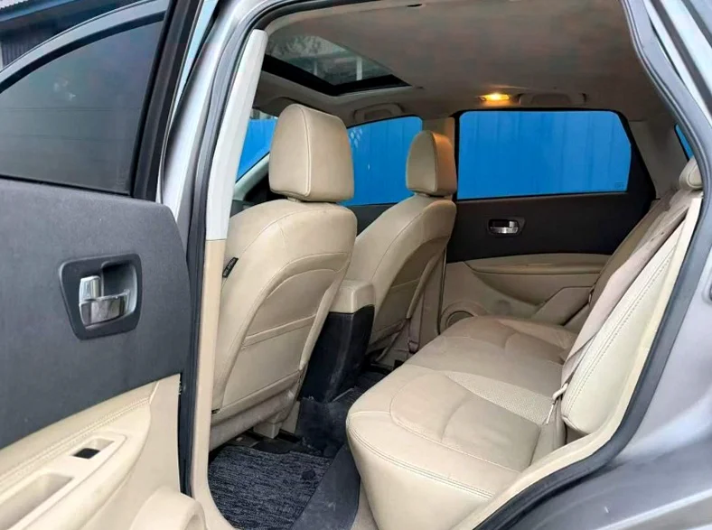 日产逍客 后面外观一