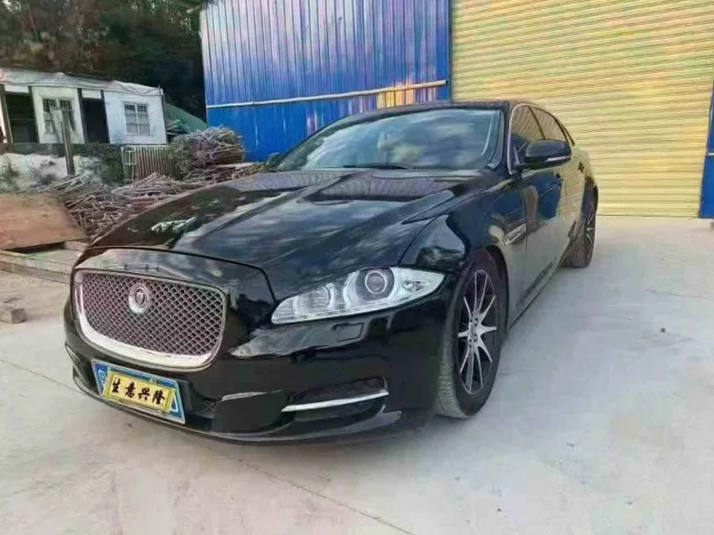 捷豹XJL 正面外观三
