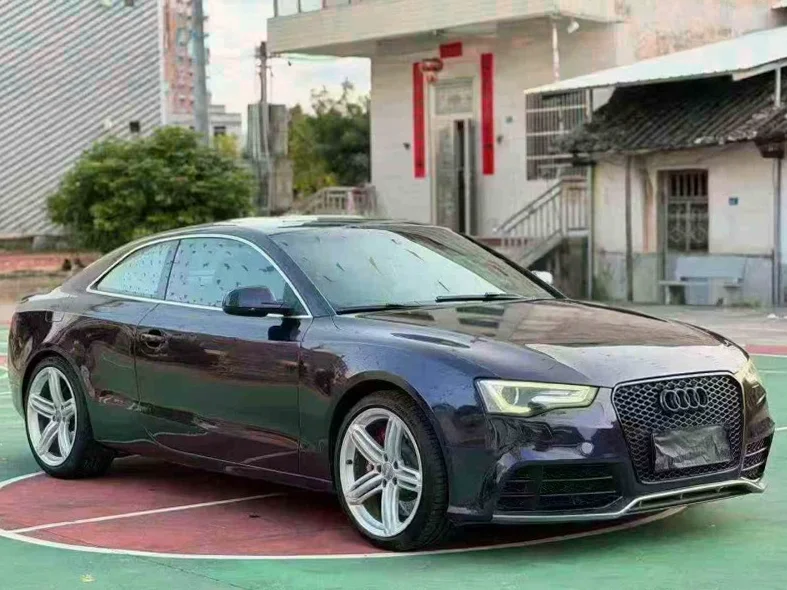 奥迪A5 正面外观三