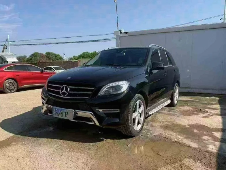 奔驰ML 正面外观二