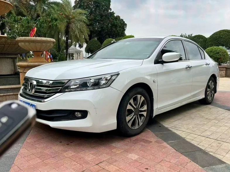 本田雅阁 正面外观二