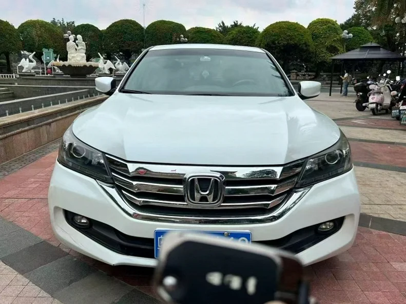 14年本田雅阁2.0L