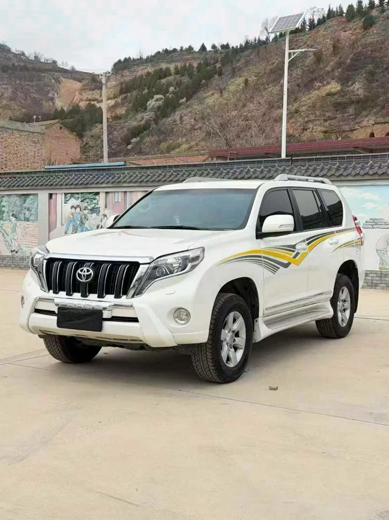 丰田普拉多 正面外观二