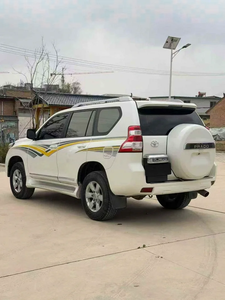 丰田普拉多 驾驶室