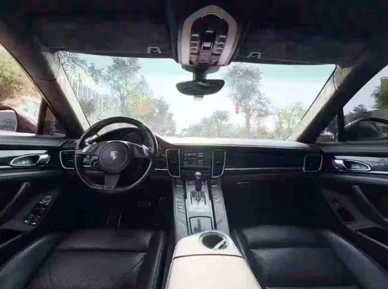 保时捷帕拉梅拉 后面外观一