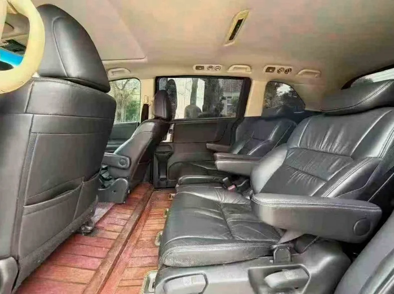 本田奥德赛 内饰前排