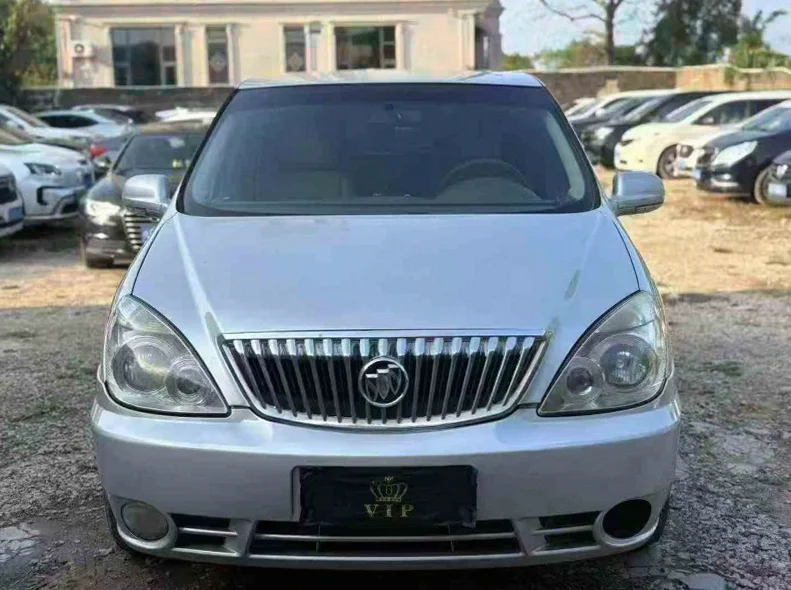 15年别克GL8 2.4L自动挡七座