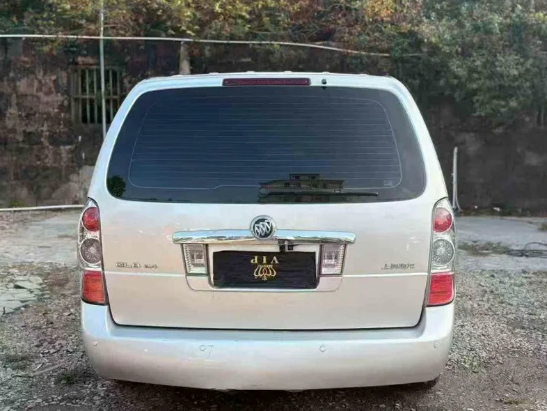 别克GL8 后面外观二