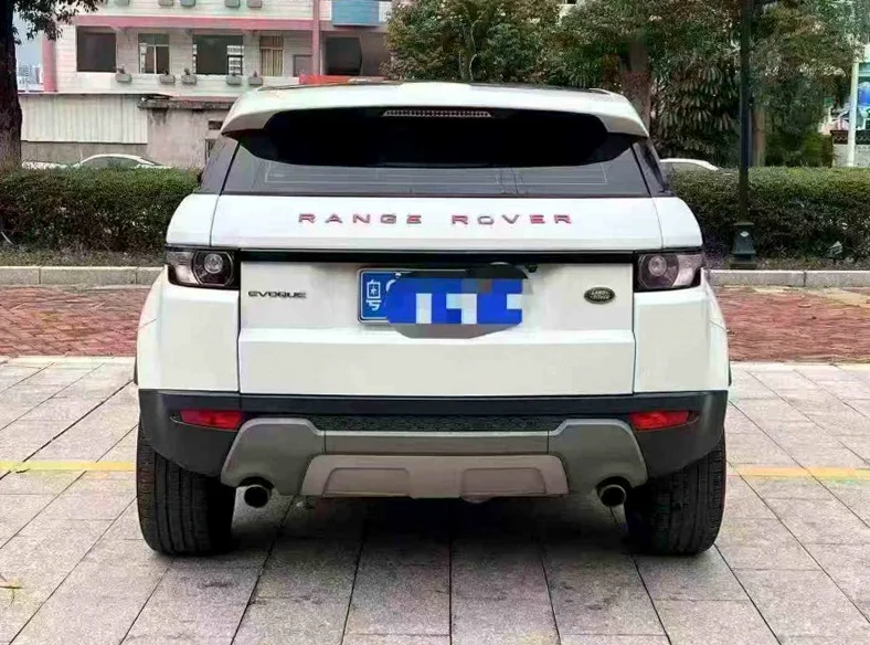 路虎极光 内饰后排