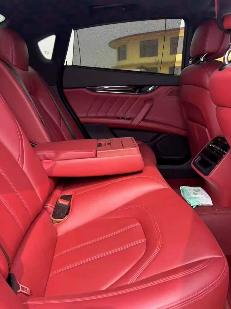 玛莎拉蒂总裁 内饰后排