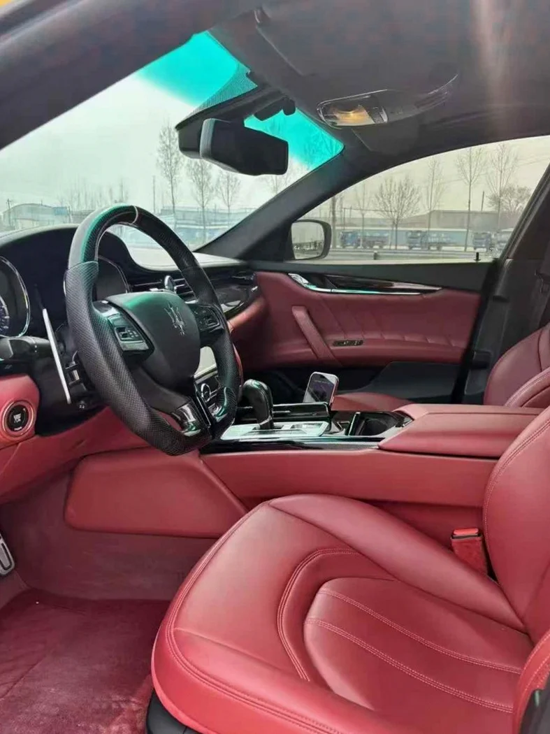 玛莎拉蒂总裁 后面外观一