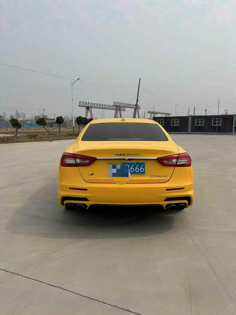 玛莎拉蒂总裁 驾驶室