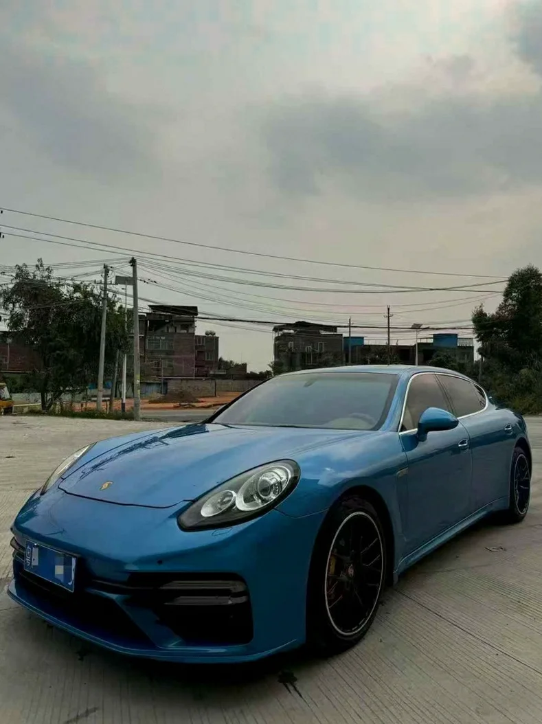 保时捷帕拉梅拉 正面外观二