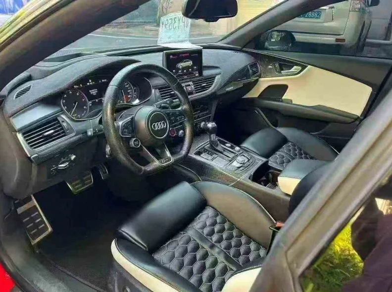 奥迪S7 后面外观一