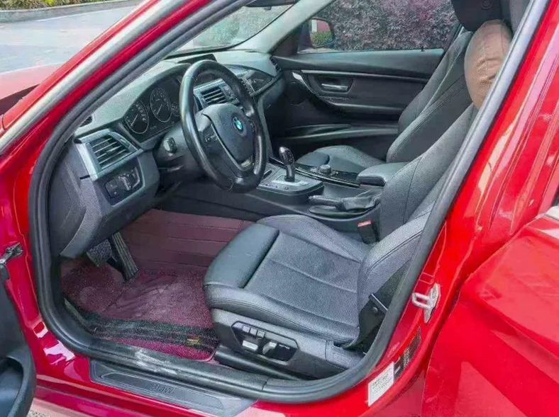 宝马3系 后面外观二