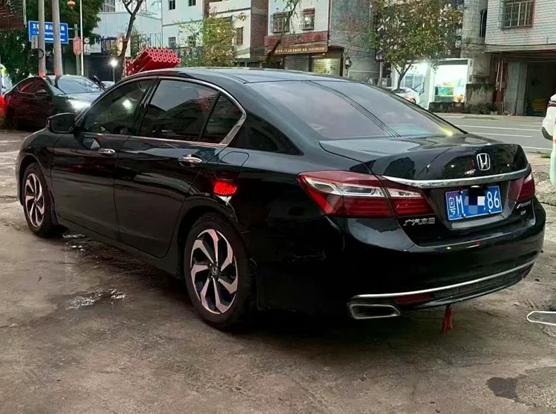 本田雅阁 内饰前排