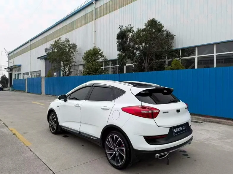 吉利帝豪 内饰后排