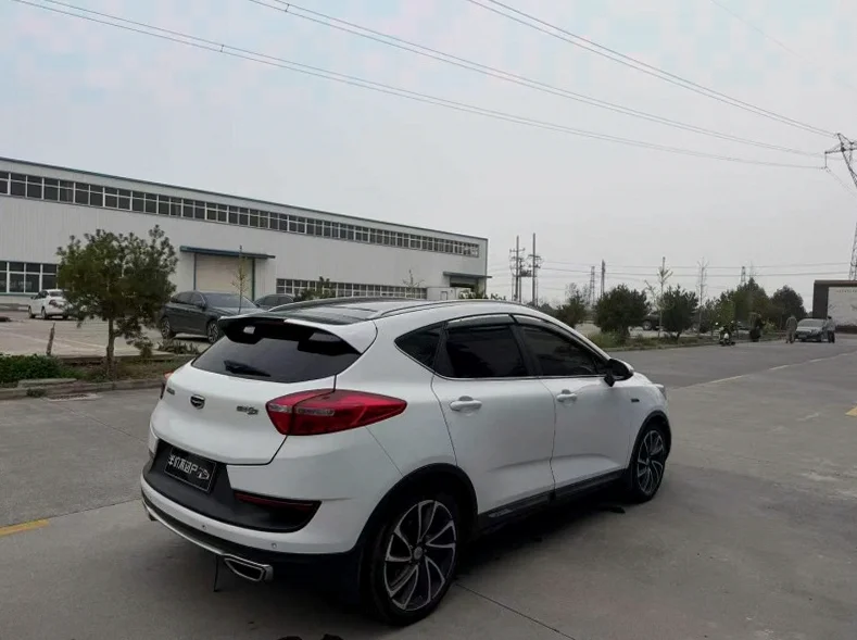 吉利帝豪 驾驶室