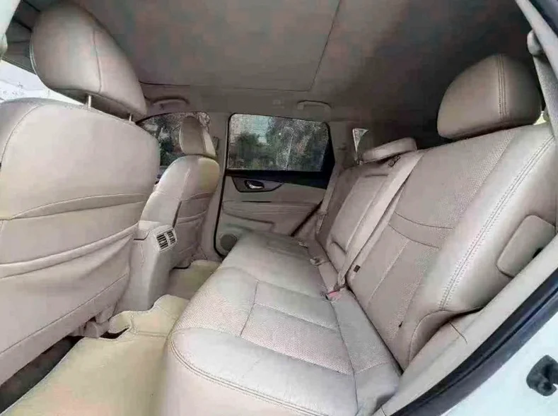 日产奇骏 后面外观三