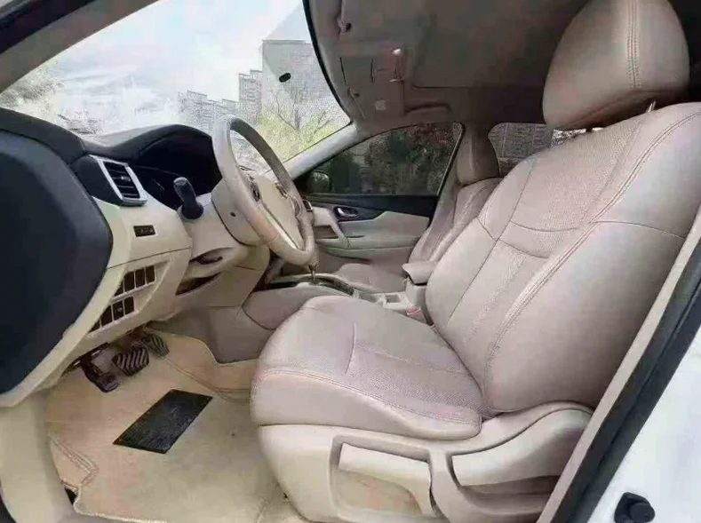 日产奇骏 后面外观一