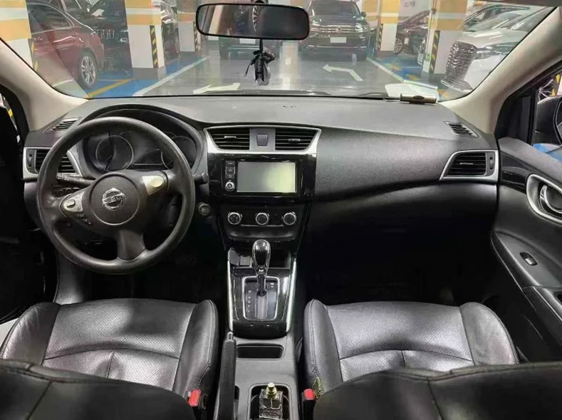 日产轩逸 后面外观一