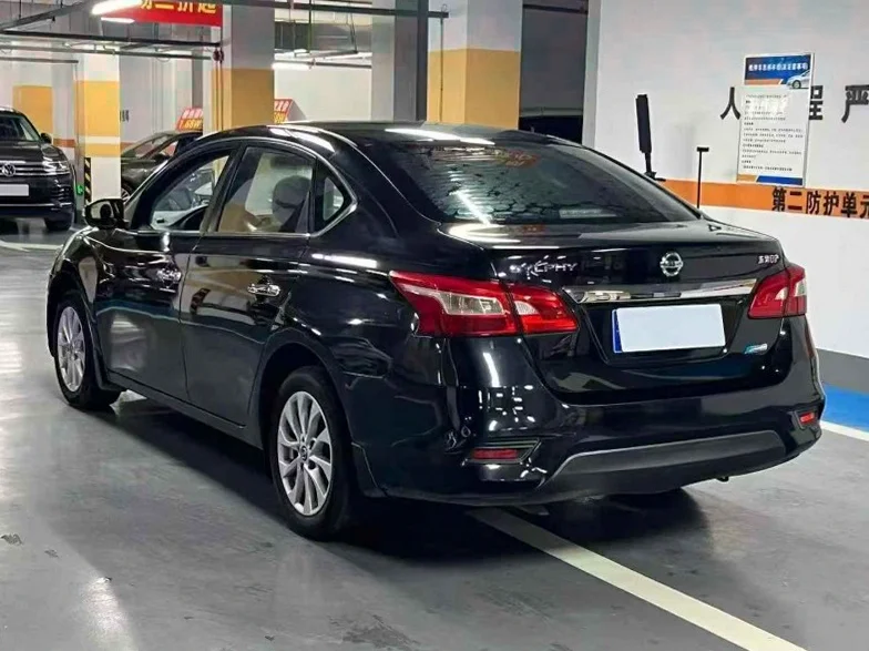 日产轩逸 内饰前排