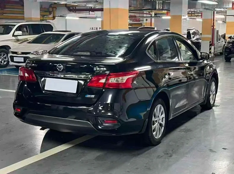 日产轩逸 内饰后排