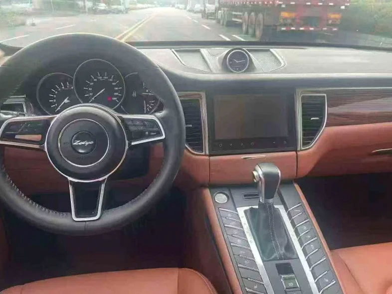 众泰SR9 后面外观三