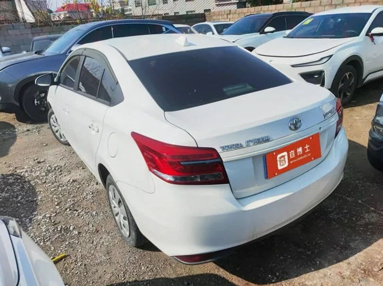 丰田YARiS 内饰后排