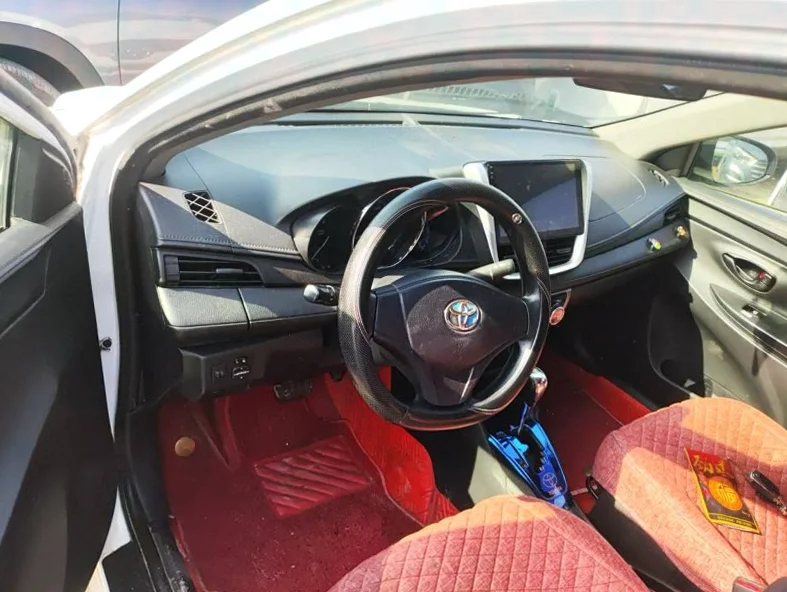 丰田YARiS 正面外观三