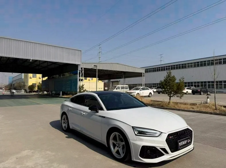 奥迪A5 正面外观二