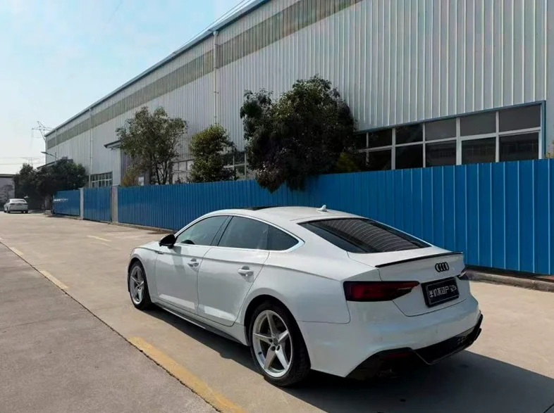 奥迪A5 内饰后排