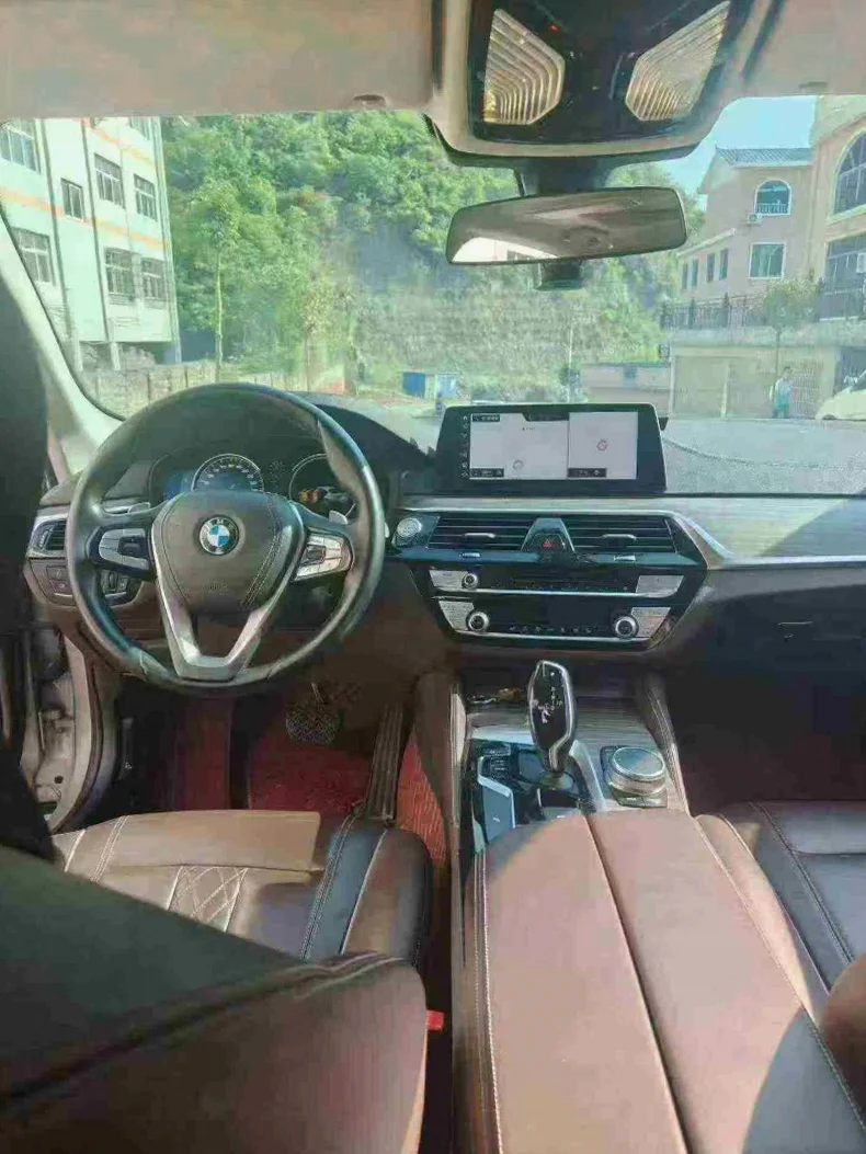 宝马5系 内饰后排