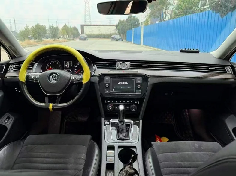 大众迈腾 后面外观一