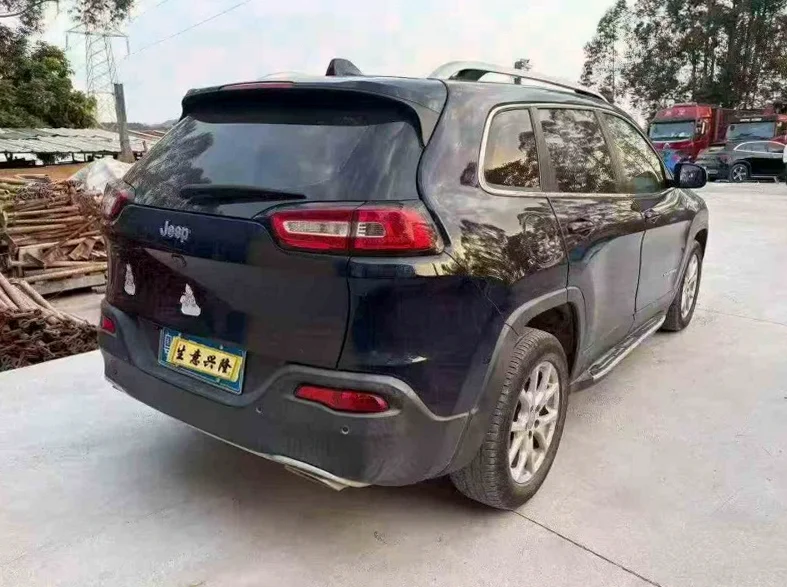 Jeep指南者 后面外观一