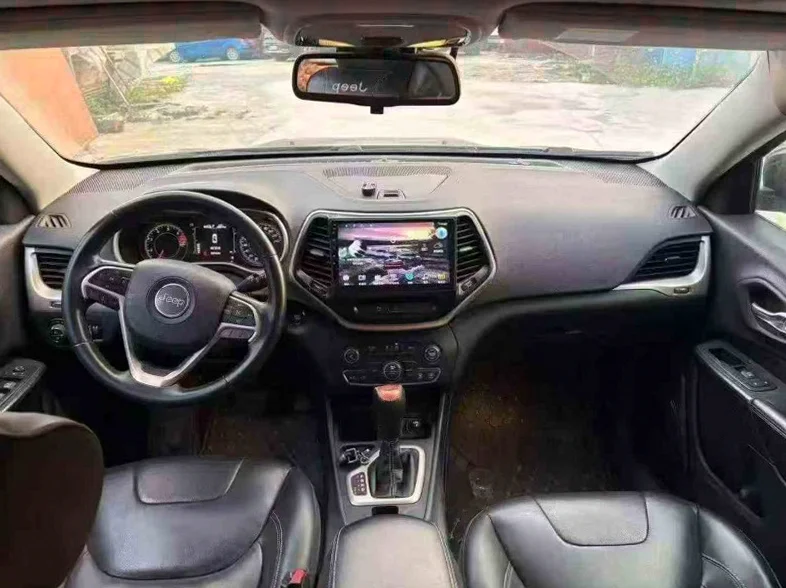 Jeep指南者 内饰前排